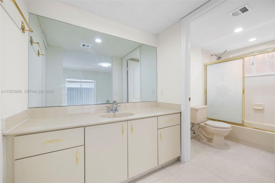 出租: $2,600 (2 贝兹, 2 浴室, 1110 平方英尺)