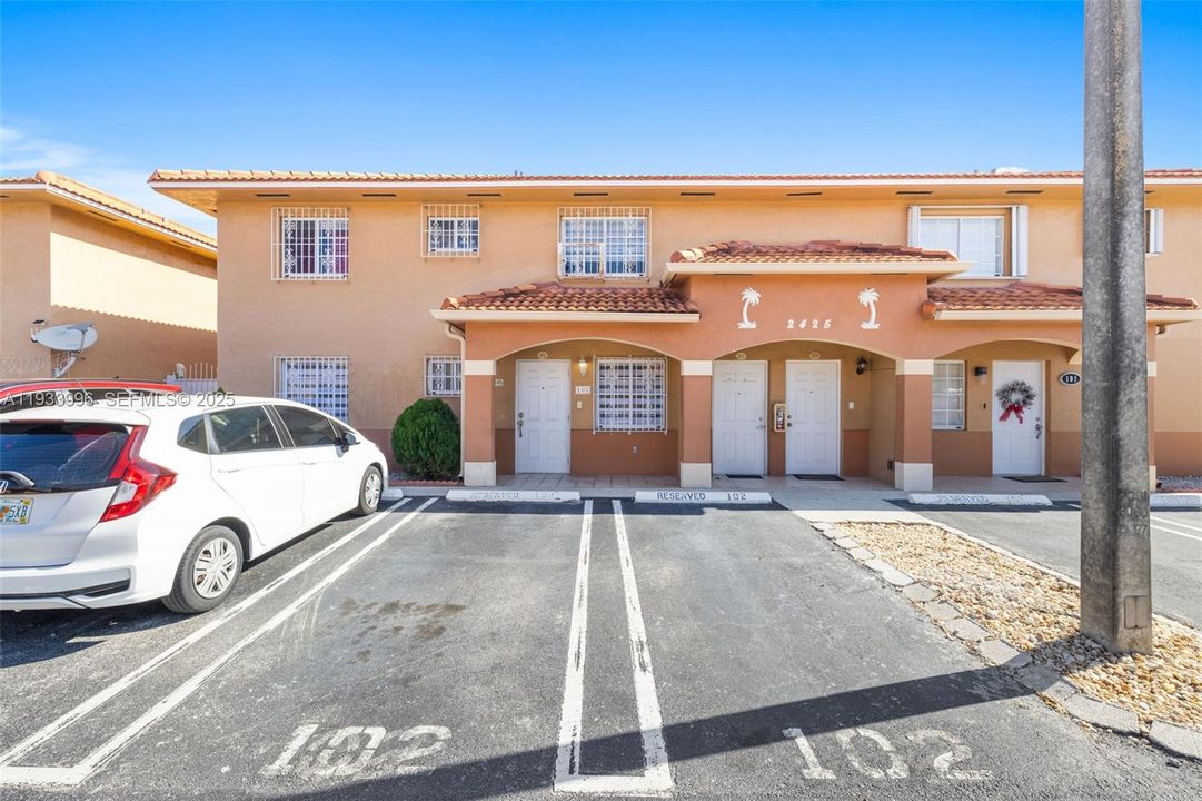 出租: $2,600 (2 贝兹, 2 浴室, 1110 平方英尺)