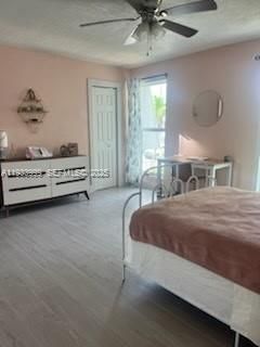 出租: $1,200 (1 贝兹, 1 浴室, 1640 平方英尺)