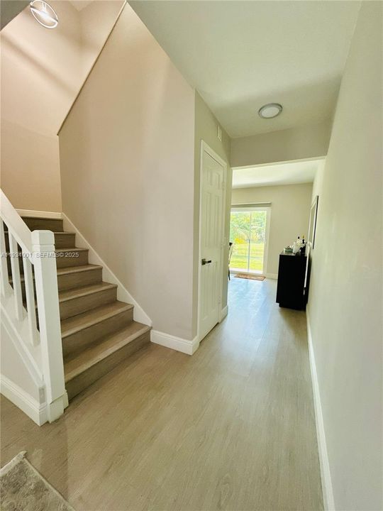 En Venta: $355,900 (2 camas, 2 baños, 1318 Pies cuadrados)