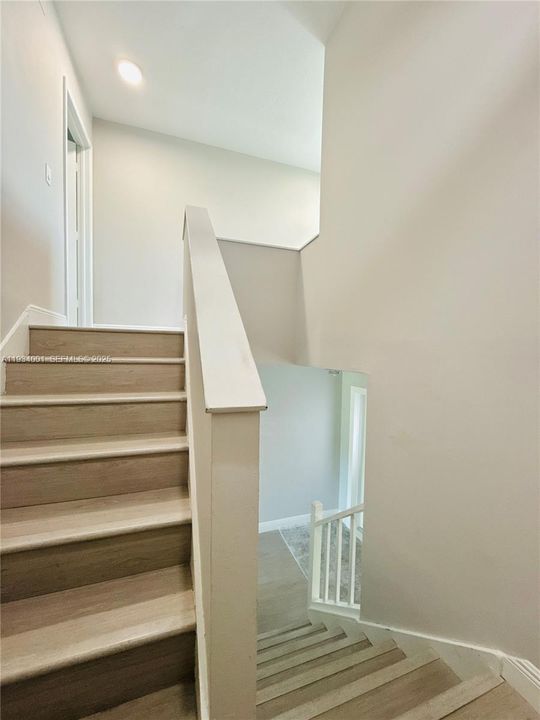 En Venta: $355,900 (2 camas, 2 baños, 1318 Pies cuadrados)