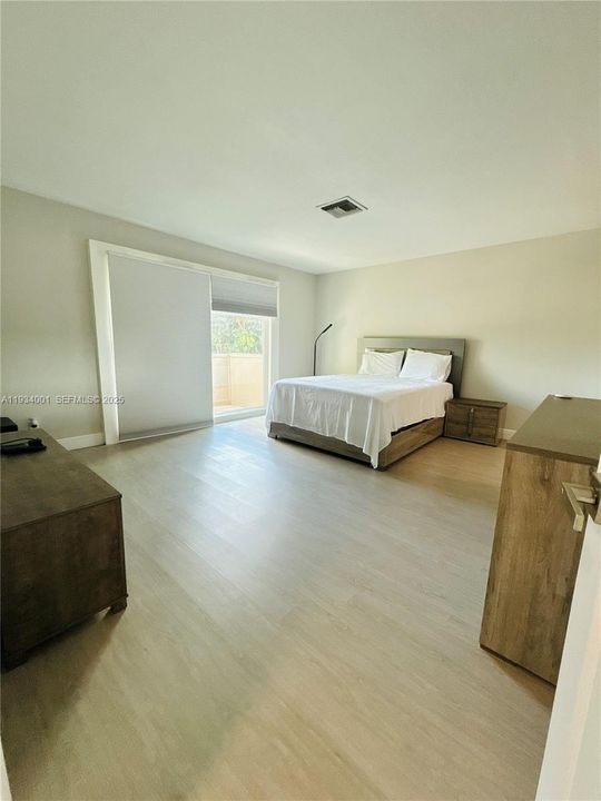 En Venta: $355,900 (2 camas, 2 baños, 1318 Pies cuadrados)