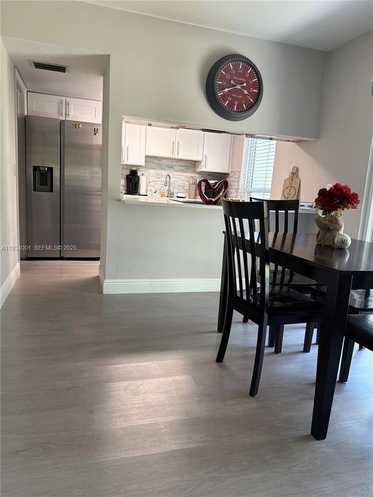 En Venta: $355,900 (2 camas, 2 baños, 1318 Pies cuadrados)