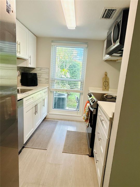 En Venta: $355,900 (2 camas, 2 baños, 1318 Pies cuadrados)