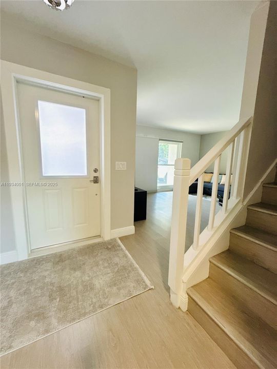 En Venta: $355,900 (2 camas, 2 baños, 1318 Pies cuadrados)