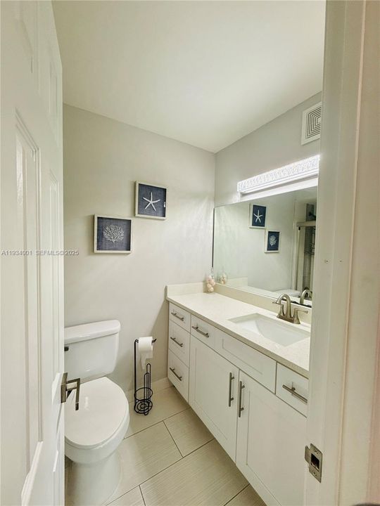 En Venta: $355,900 (2 camas, 2 baños, 1318 Pies cuadrados)