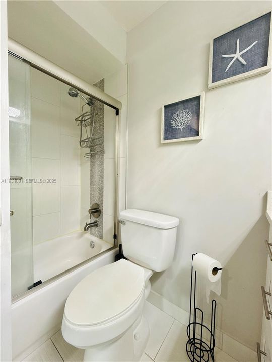 En Venta: $355,900 (2 camas, 2 baños, 1318 Pies cuadrados)