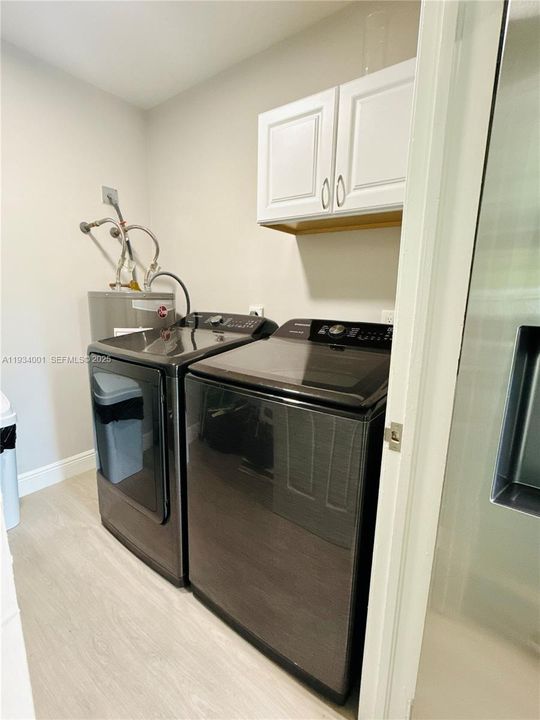 En Venta: $355,900 (2 camas, 2 baños, 1318 Pies cuadrados)