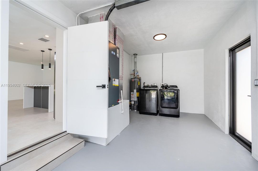 For Sale: $1,027,000 (4 beds, 3 baths, 1905 Square Feet)