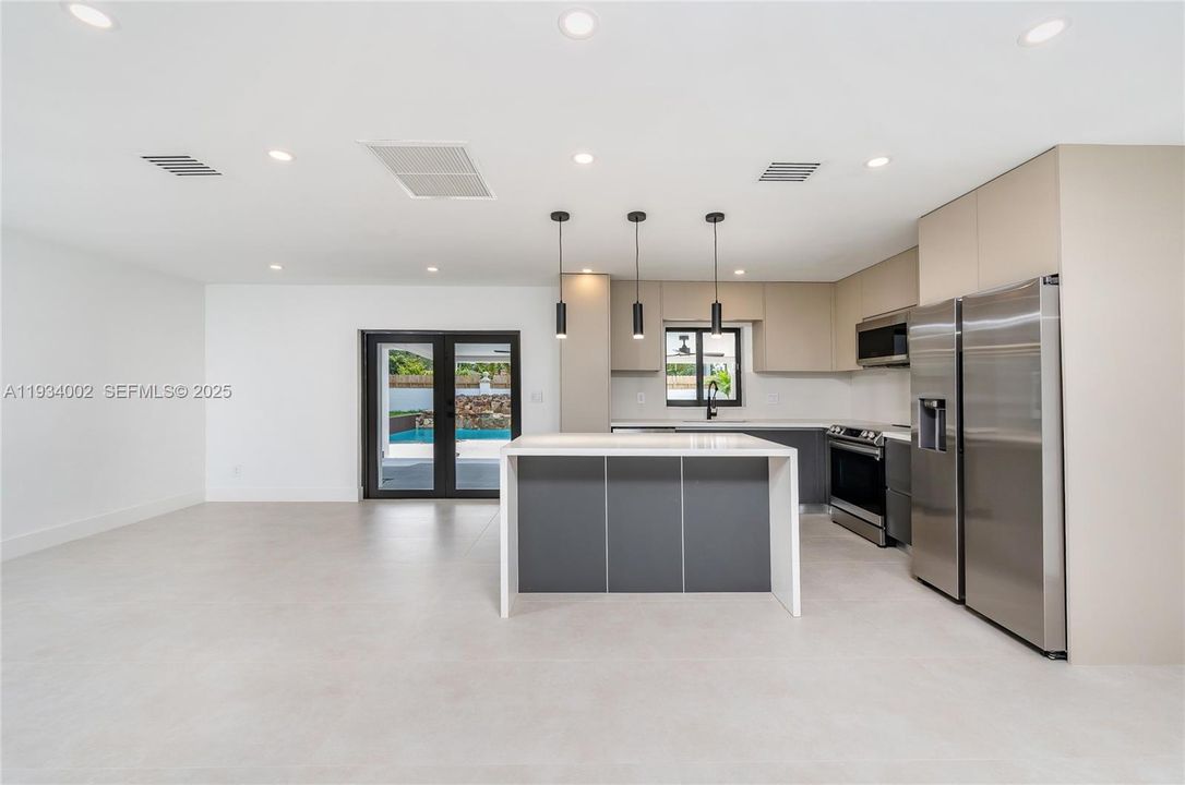 For Sale: $1,027,000 (4 beds, 3 baths, 1905 Square Feet)