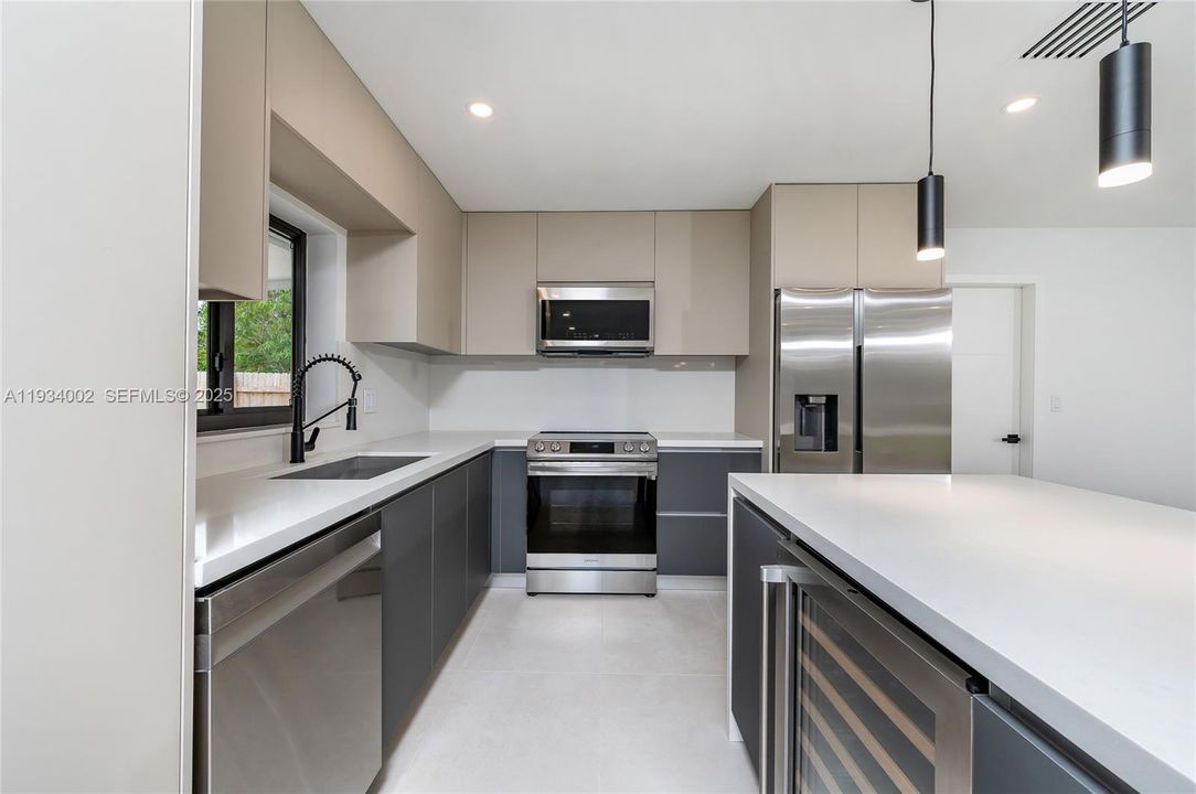 For Sale: $1,027,000 (4 beds, 3 baths, 1905 Square Feet)