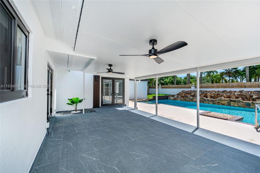 For Sale: $1,027,000 (4 beds, 3 baths, 1905 Square Feet)