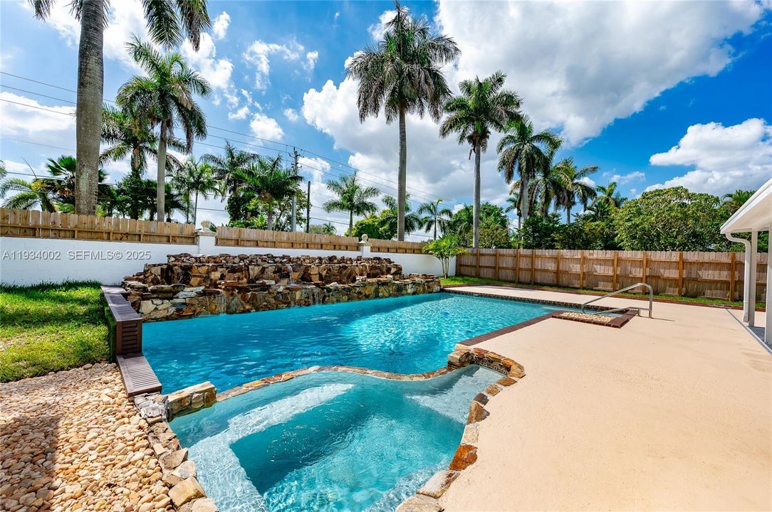 For Sale: $1,027,000 (4 beds, 3 baths, 1905 Square Feet)