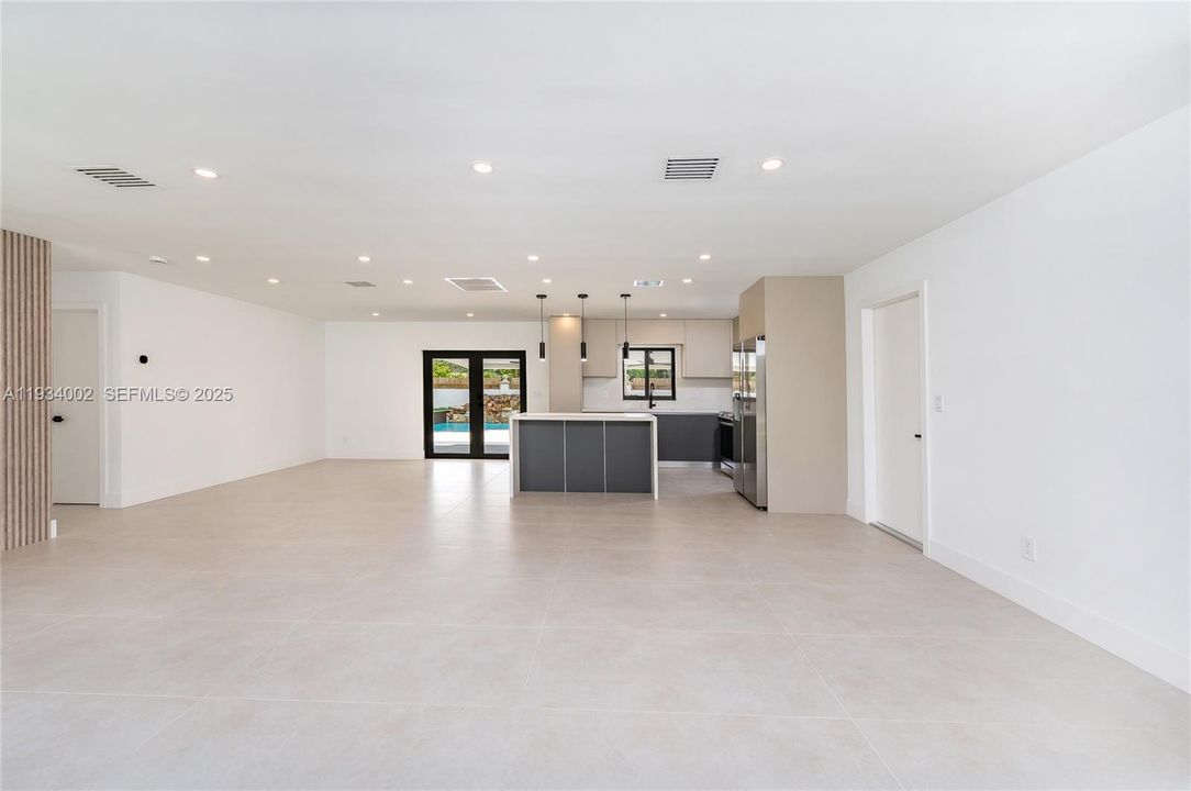 For Sale: $1,027,000 (4 beds, 3 baths, 1905 Square Feet)