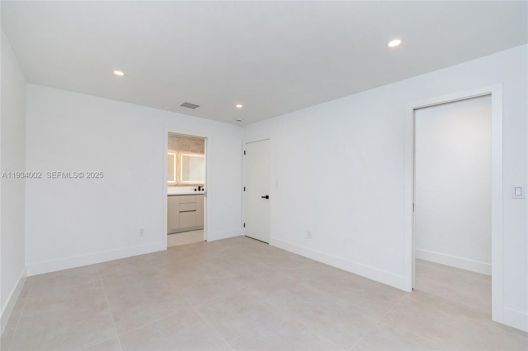 For Sale: $1,027,000 (4 beds, 3 baths, 1905 Square Feet)