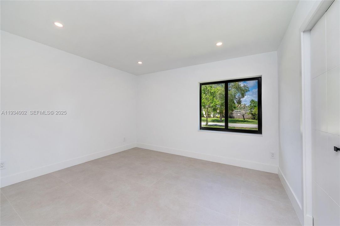 For Sale: $1,027,000 (4 beds, 3 baths, 1905 Square Feet)