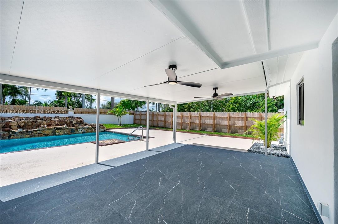 For Sale: $1,027,000 (4 beds, 3 baths, 1905 Square Feet)