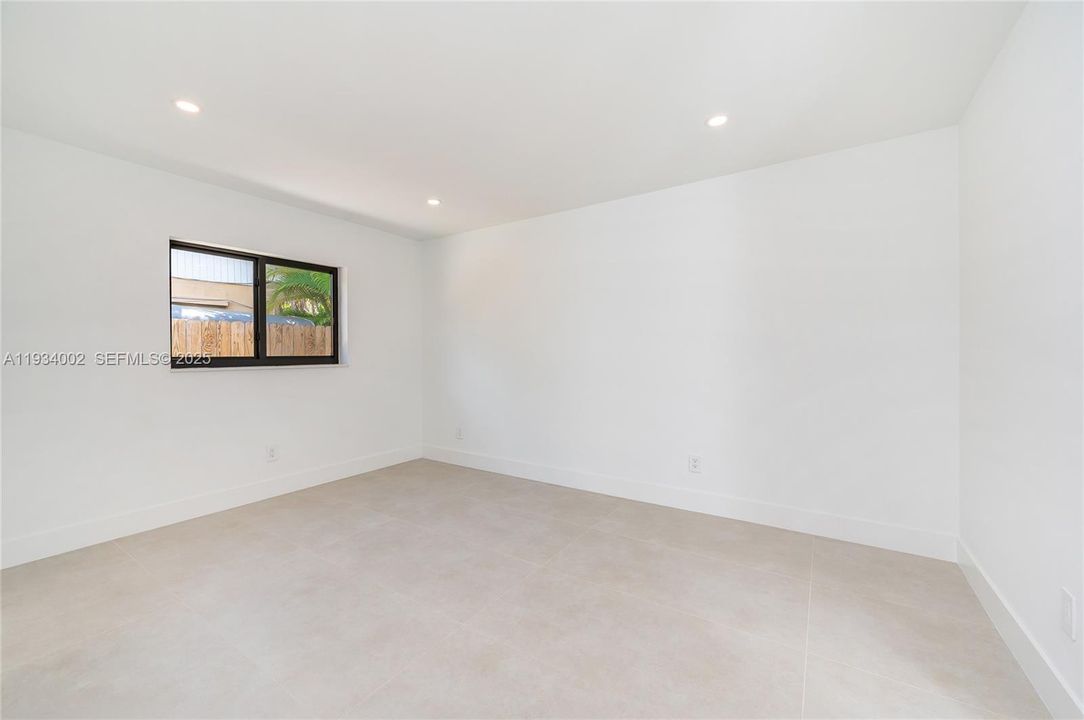 For Sale: $1,027,000 (4 beds, 3 baths, 1905 Square Feet)