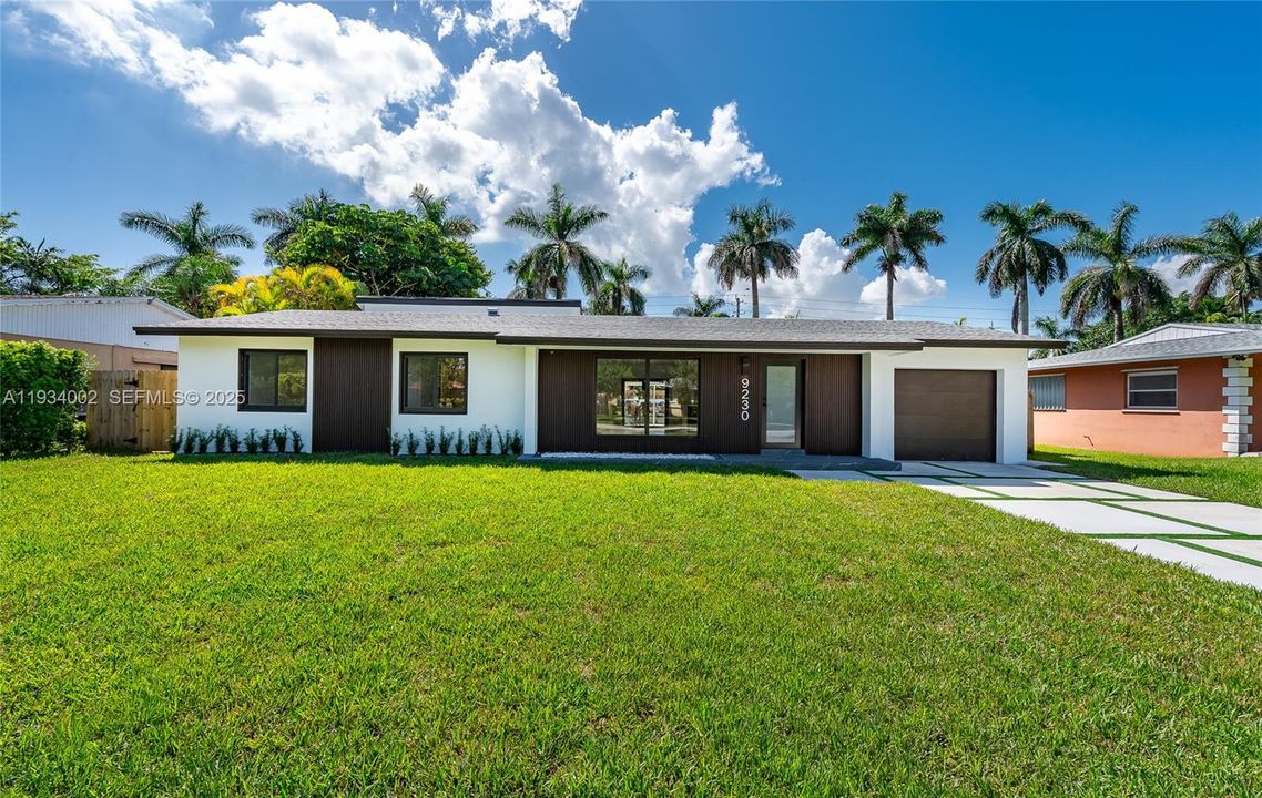 For Sale: $1,027,000 (4 beds, 3 baths, 1905 Square Feet)