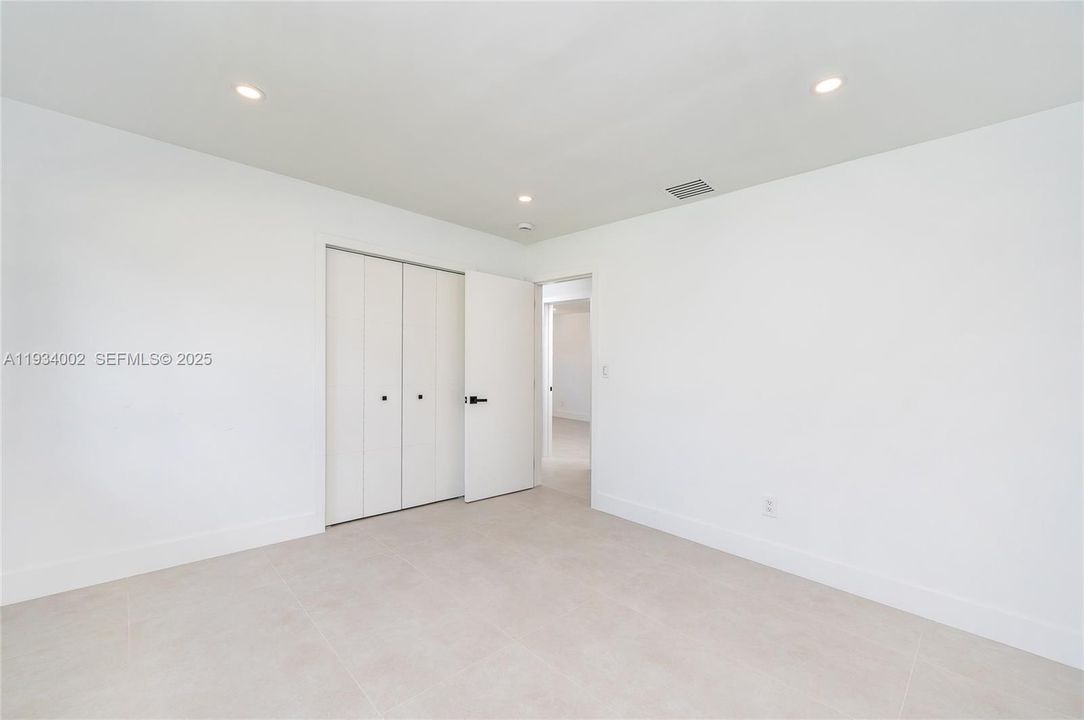 For Sale: $1,027,000 (4 beds, 3 baths, 1905 Square Feet)