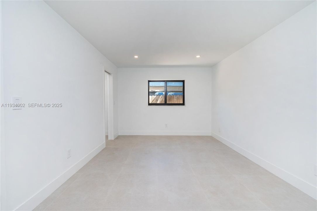 For Sale: $1,027,000 (4 beds, 3 baths, 1905 Square Feet)