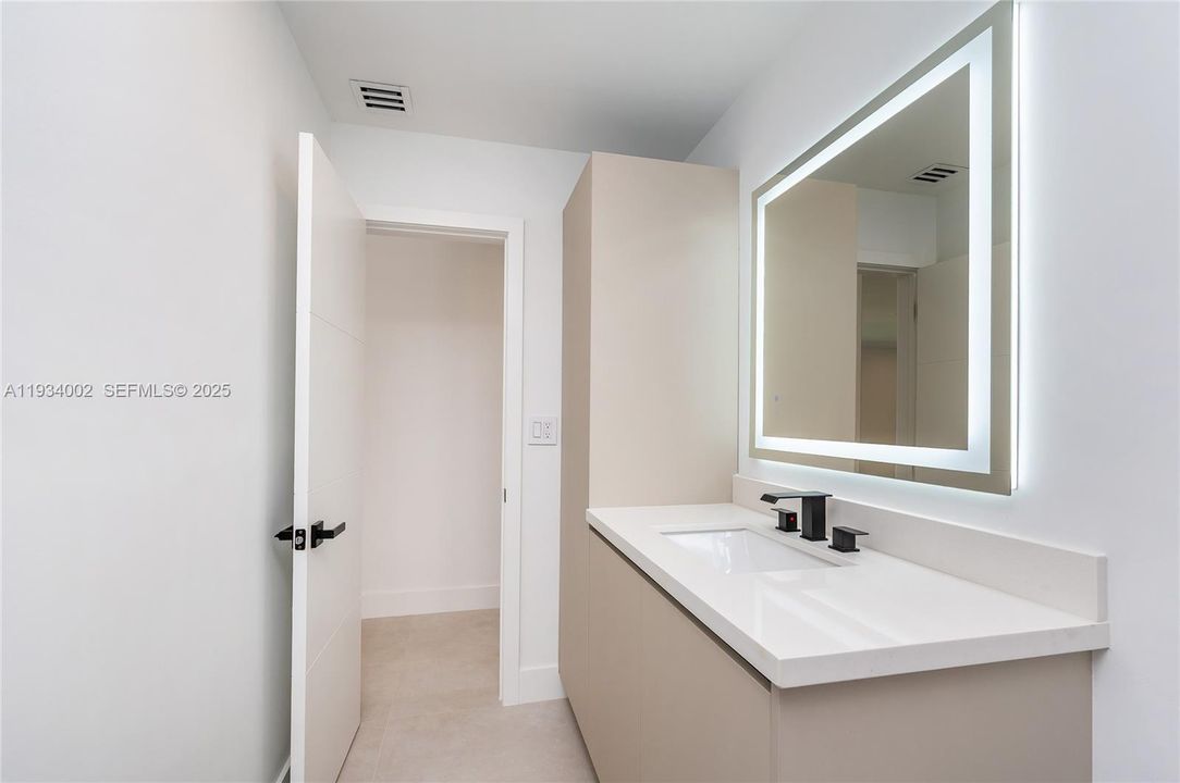 For Sale: $1,027,000 (4 beds, 3 baths, 1905 Square Feet)