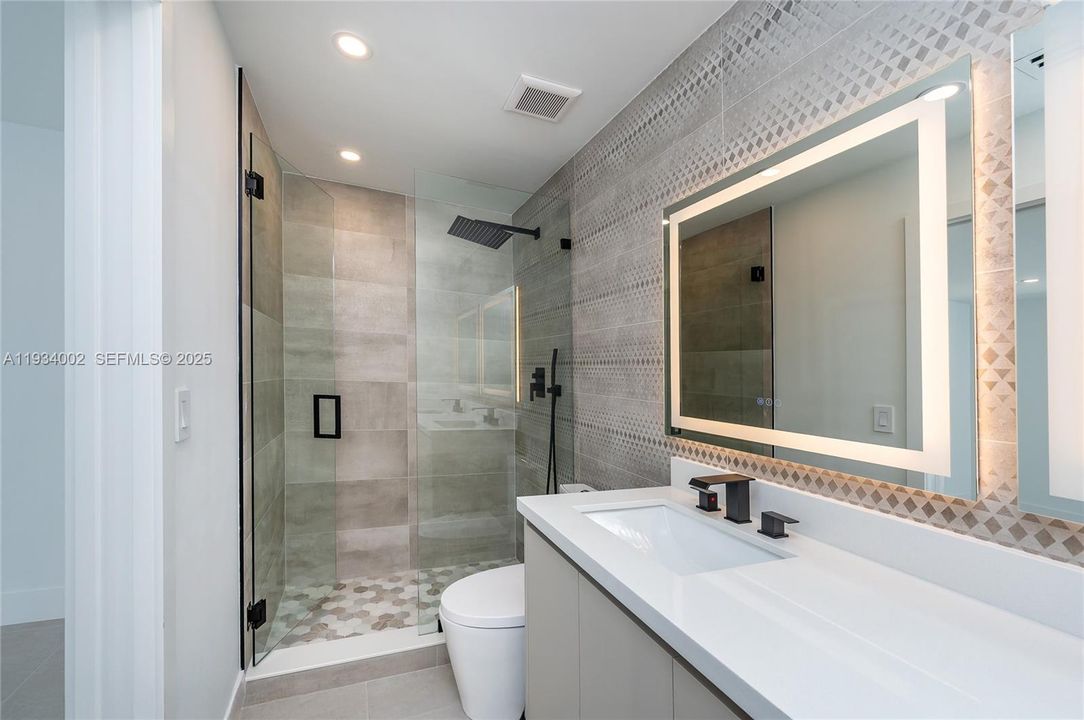 For Sale: $1,027,000 (4 beds, 3 baths, 1905 Square Feet)