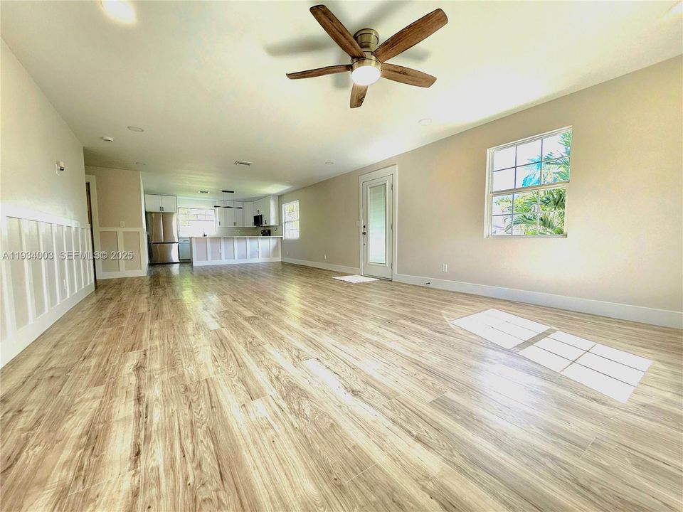 На продажу: $280,000 (2 спален, 2 ванн, 1312 Квадратных фут)