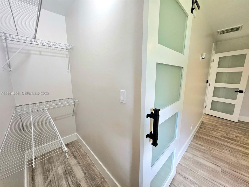 На продажу: $280,000 (2 спален, 2 ванн, 1312 Квадратных фут)