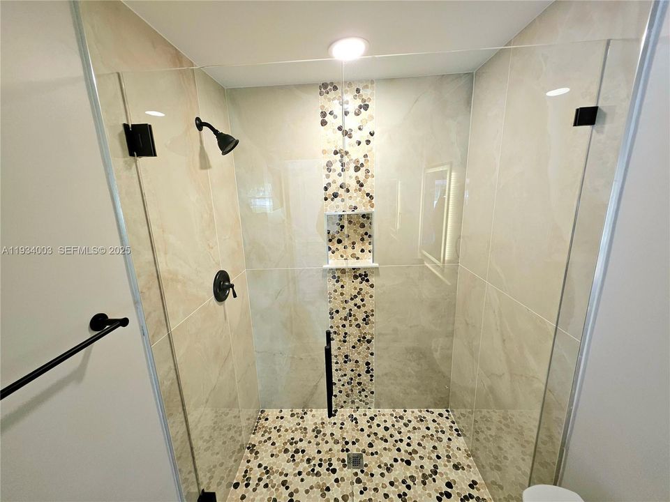 На продажу: $280,000 (2 спален, 2 ванн, 1312 Квадратных фут)