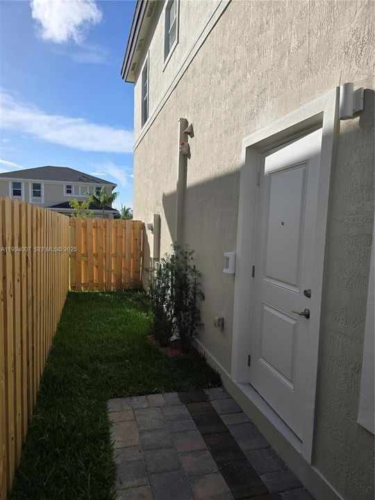 For Rent: $1,800 (1 beds, 1 baths, 0 Square Feet)