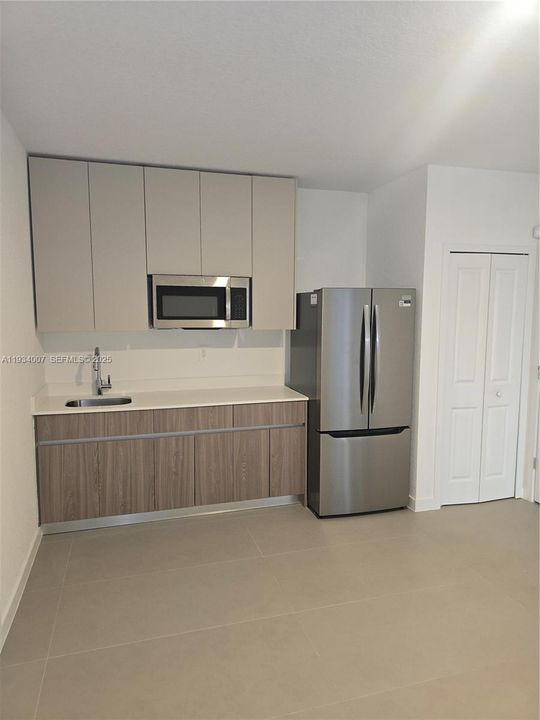 For Rent: $1,800 (1 beds, 1 baths, 0 Square Feet)