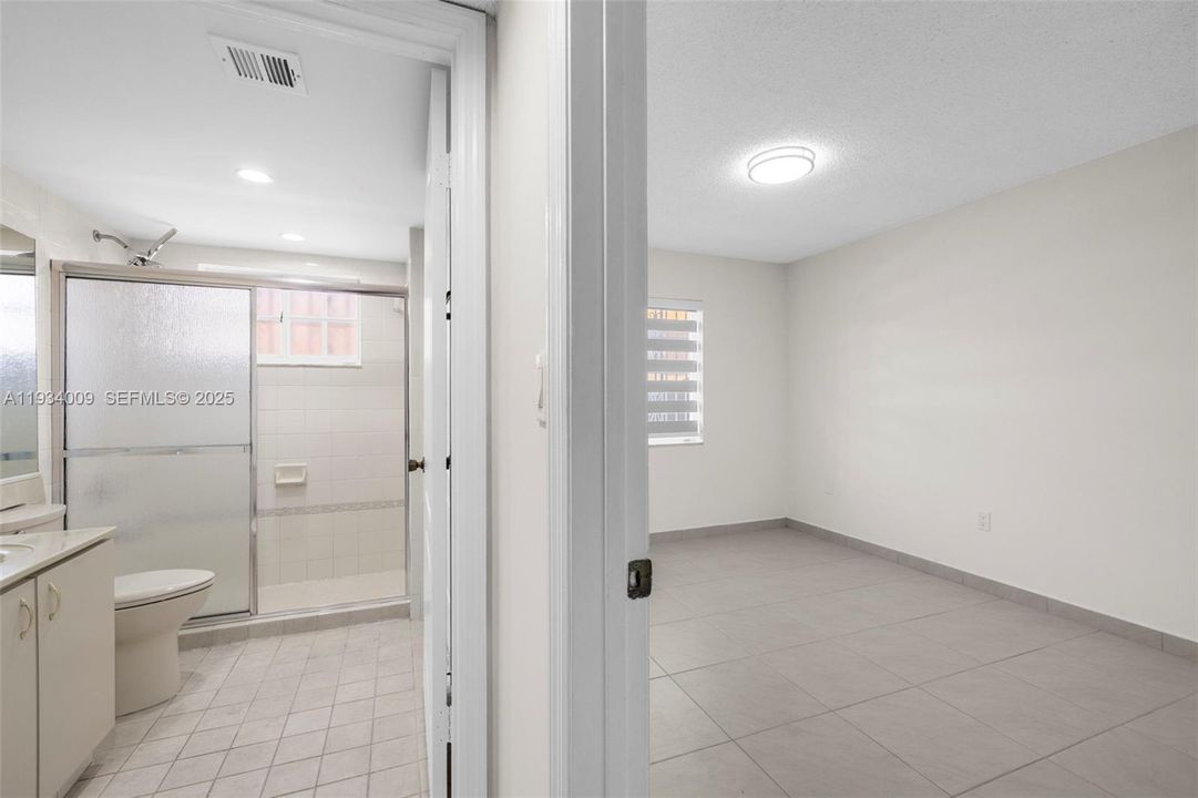 На продажу: $350,000 (2 спален, 2 ванн, 1110 Квадратных фут)