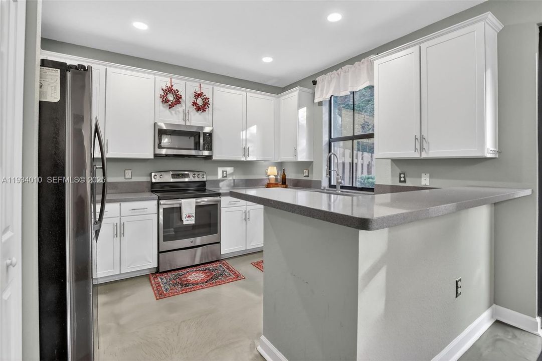 В аренду: $4,500 (3 спален, 2 ванн, 1835 Квадратных фут)