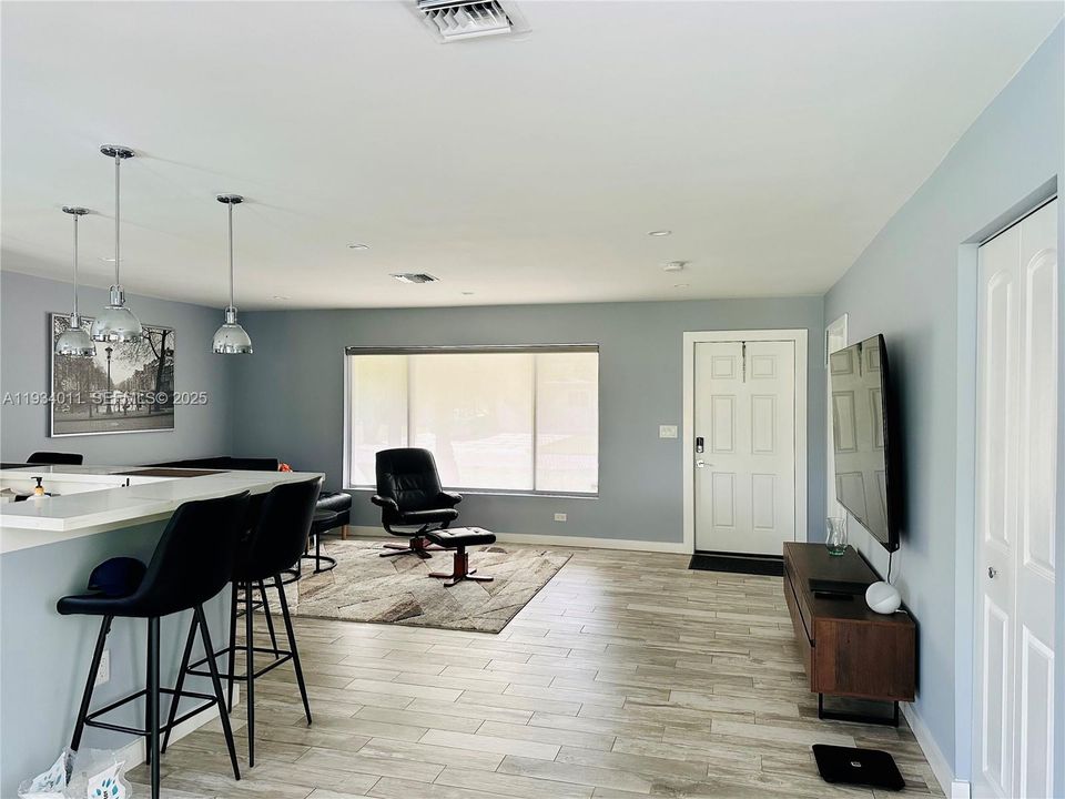 For Sale: $939,900 (3 beds, 2 baths, 1325 Square Feet)