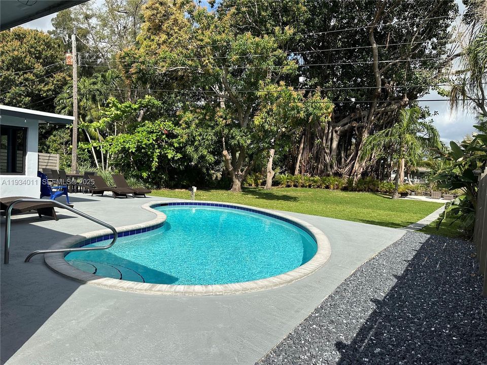 For Sale: $939,900 (3 beds, 2 baths, 1325 Square Feet)