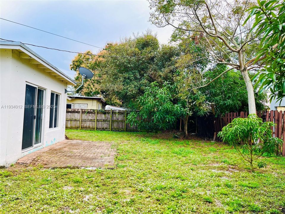 待售: $395,000 (3 贝兹, 2 浴室, 1238 平方英尺)