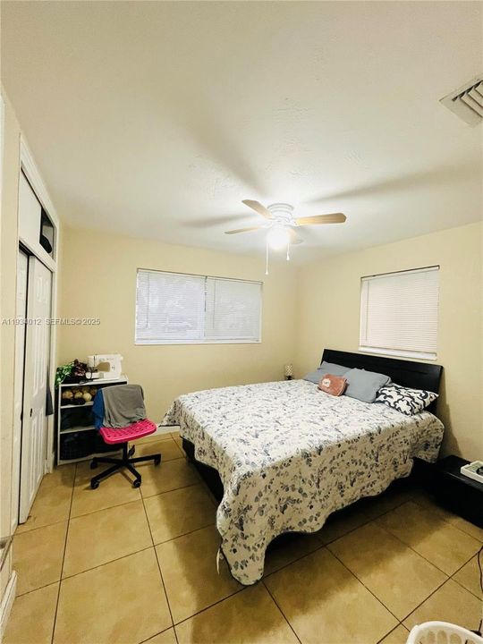 待售: $395,000 (3 贝兹, 2 浴室, 1238 平方英尺)