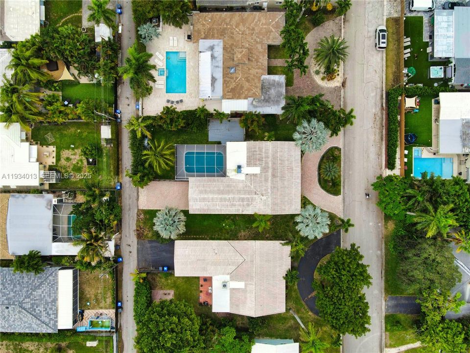 For Rent: $5,200 (3 beds, 2 baths, 1670 Square Feet)