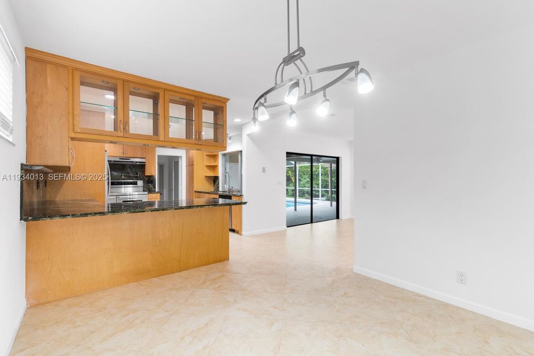 For Rent: $5,200 (3 beds, 2 baths, 1670 Square Feet)