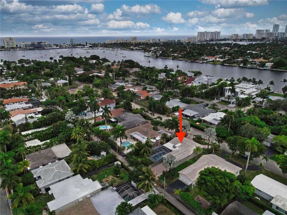 For Rent: $5,200 (3 beds, 2 baths, 1670 Square Feet)