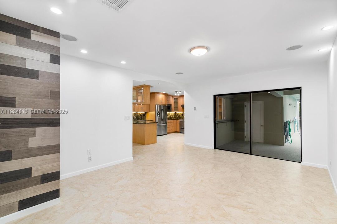 For Rent: $5,200 (3 beds, 2 baths, 1670 Square Feet)