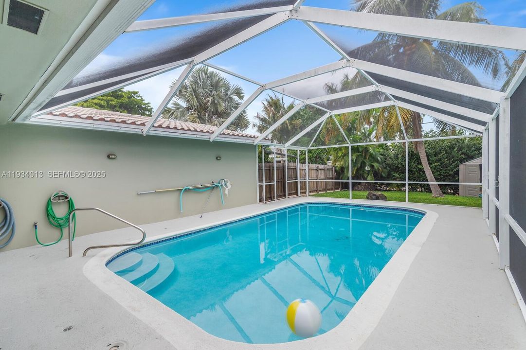 For Rent: $5,200 (3 beds, 2 baths, 1670 Square Feet)