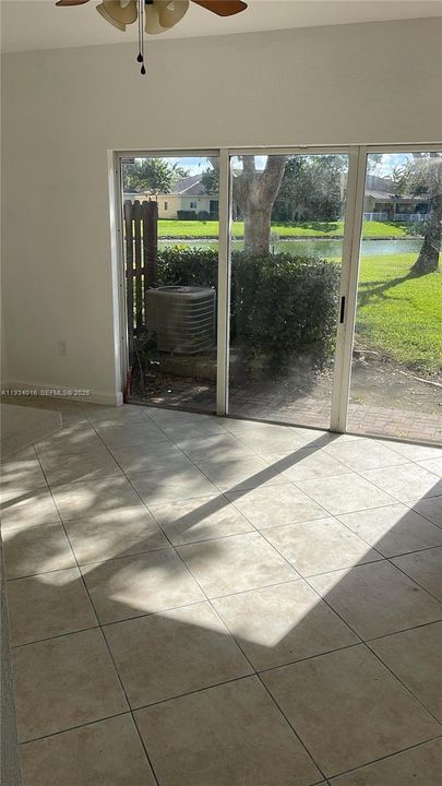 出租: $2,000 (2 贝兹, 2 浴室, 1069 平方英尺)