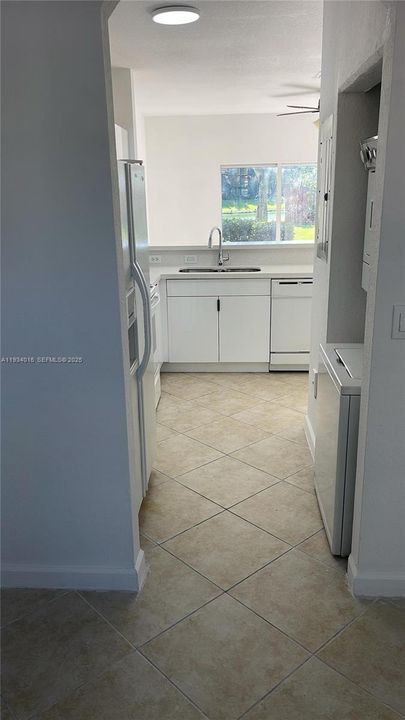 出租: $2,000 (2 贝兹, 2 浴室, 1069 平方英尺)