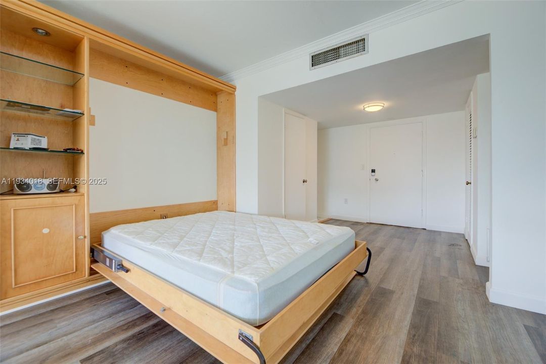 En Venta: $335,000 (1 camas, 2 baños, 1275 Pies cuadrados)