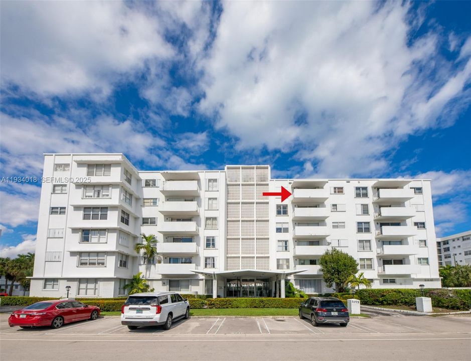 En Venta: $335,000 (1 camas, 2 baños, 1275 Pies cuadrados)