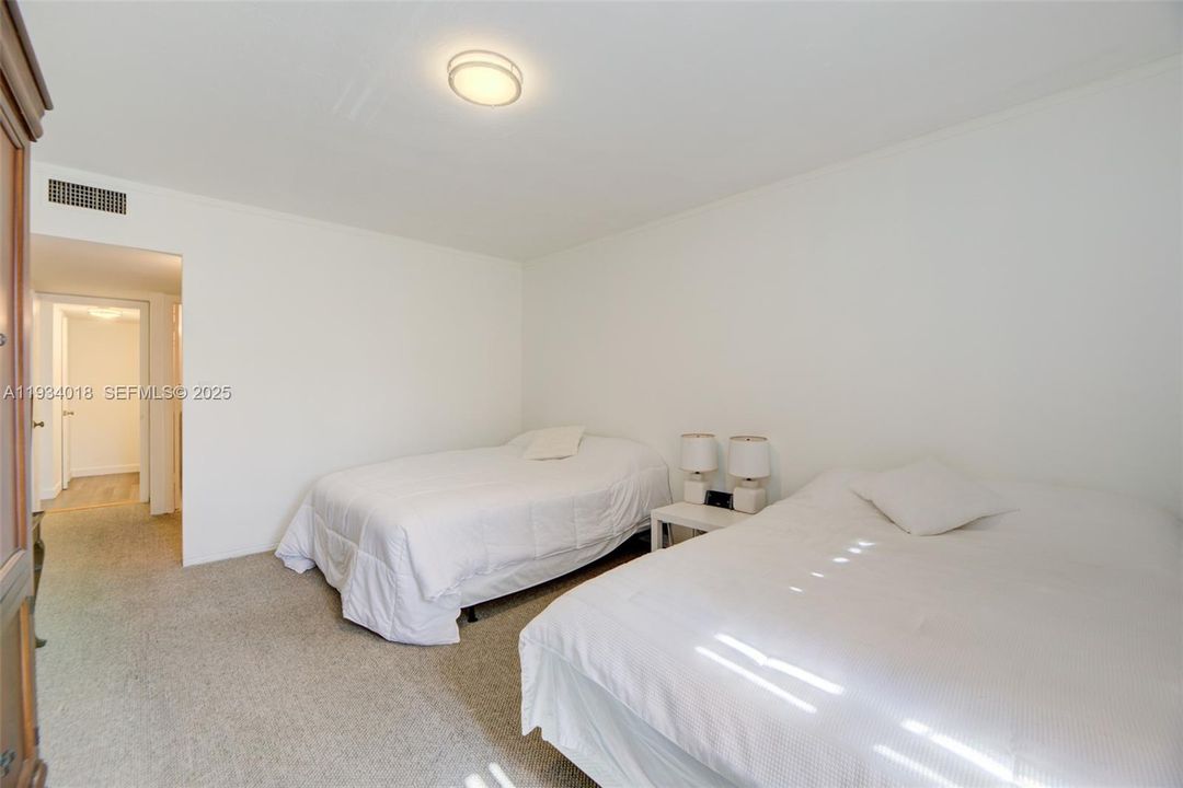 En Venta: $335,000 (1 camas, 2 baños, 1275 Pies cuadrados)