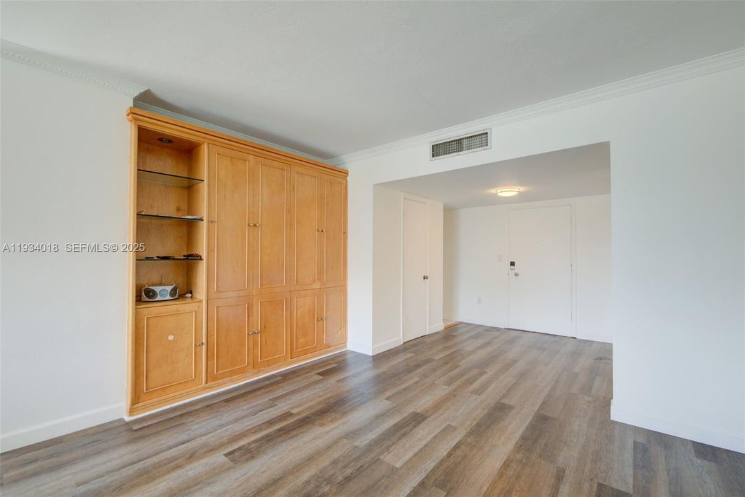 En Venta: $335,000 (1 camas, 2 baños, 1275 Pies cuadrados)