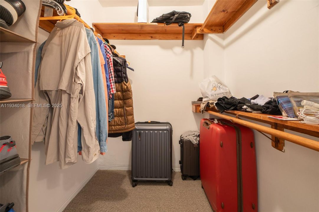 En Venta: $335,000 (1 camas, 2 baños, 1275 Pies cuadrados)